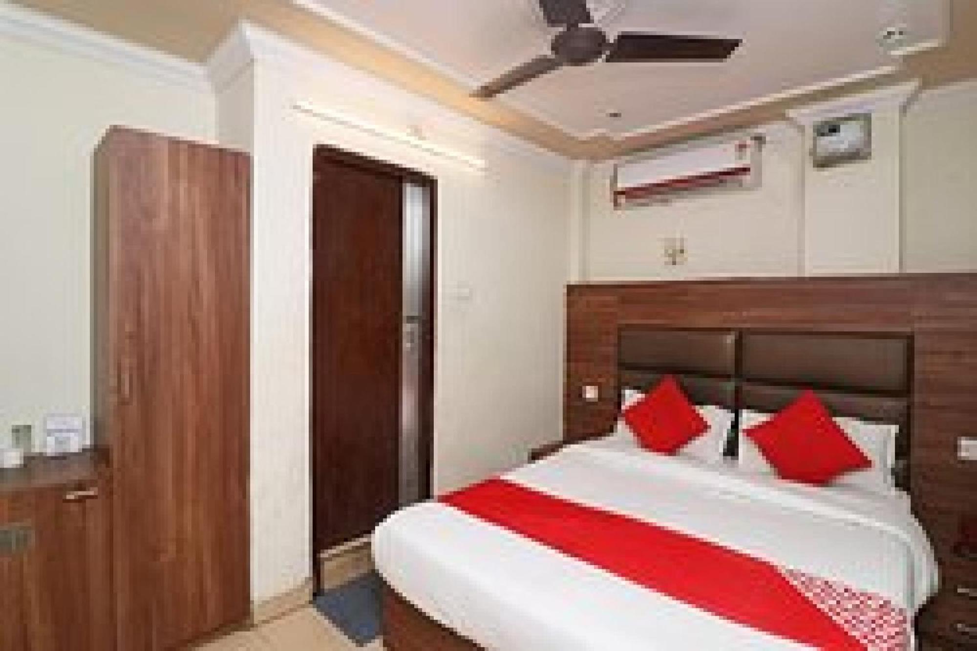 Capital O Hotel Surya Continental Lucknow Exterior photo